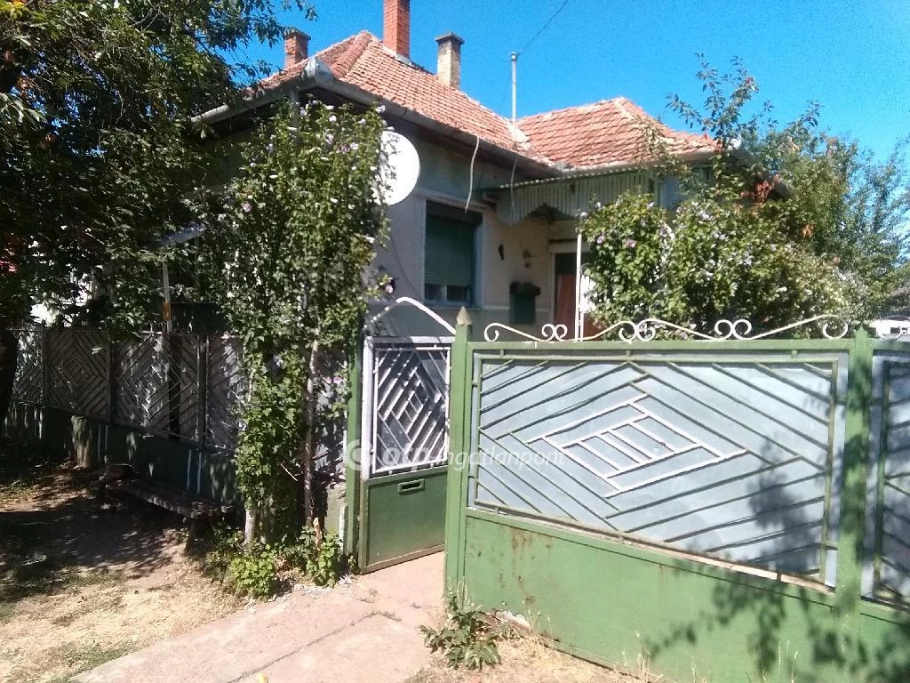 Eladó Ház, Hencida