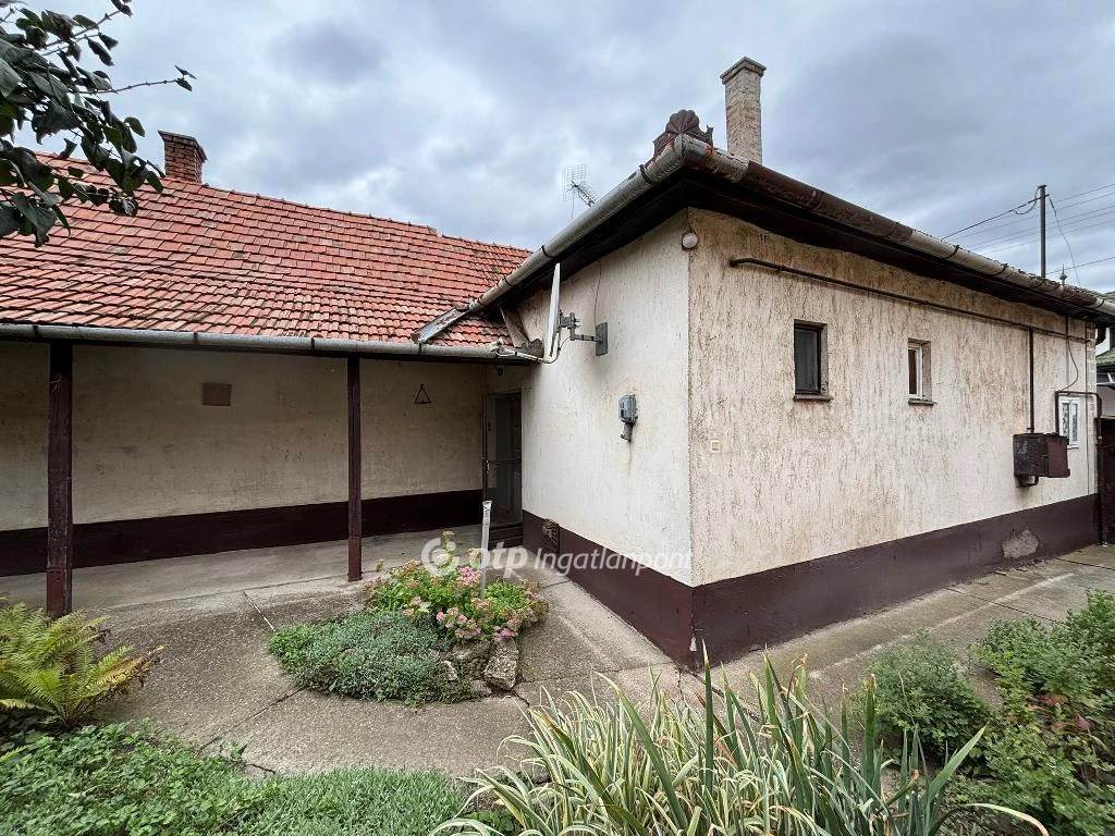 Eladó ház, Hajdúböszörményben belvárosban