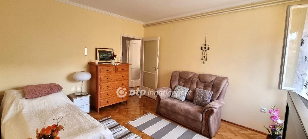 Eladó Lakás, Nádudvar