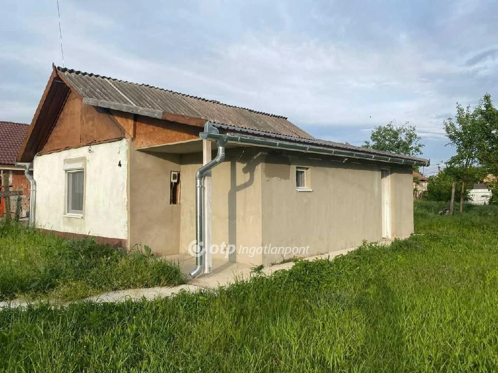 Eladó Ház, Derecske