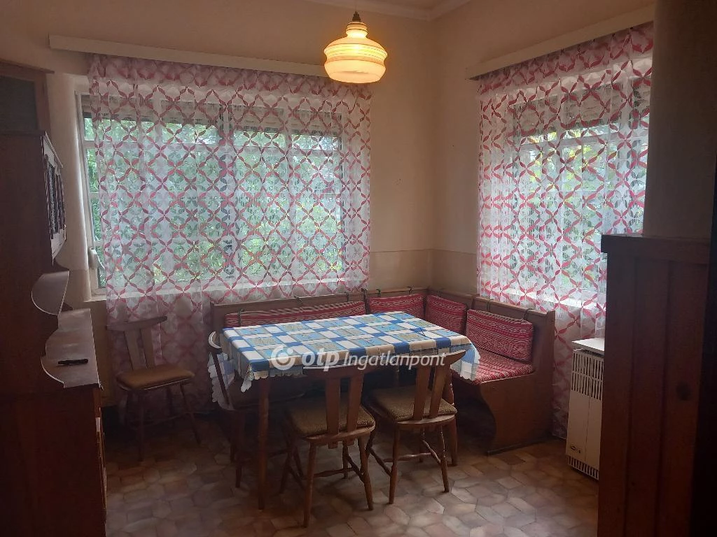 Eladó Ház, Mikepércs