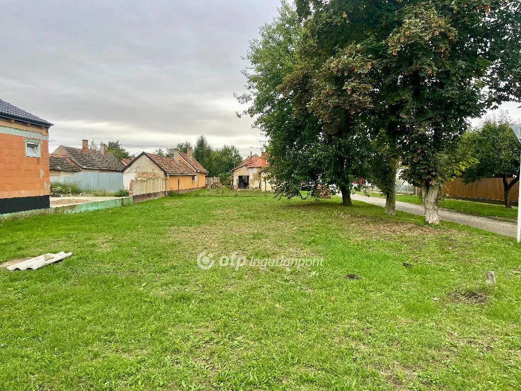 Eladó Ház, Hajdúböszörményben Középkertben