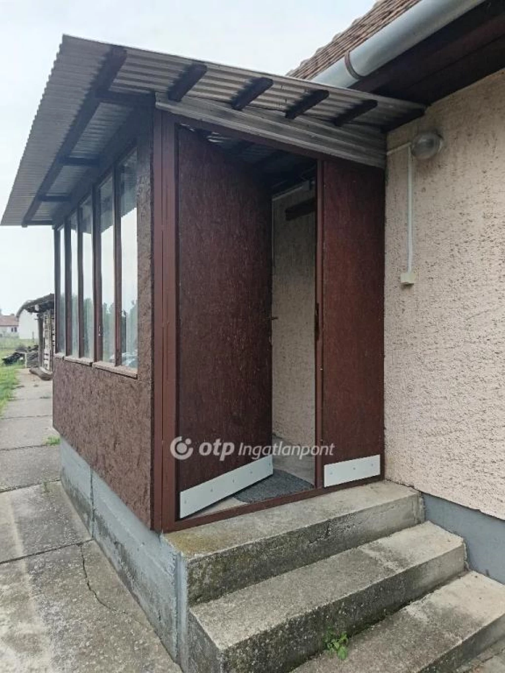 Eladó egy szobás ház, Hosszúpályiban!