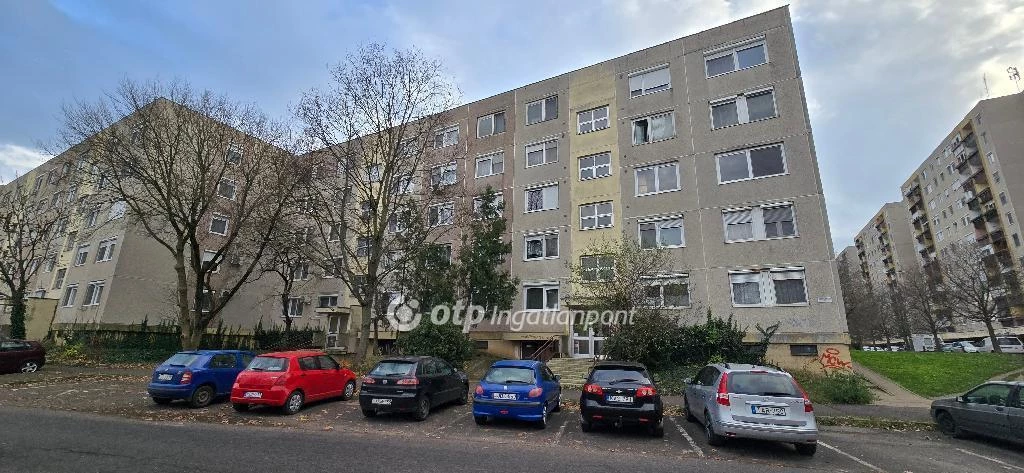 For sale panel flat, Debrecen