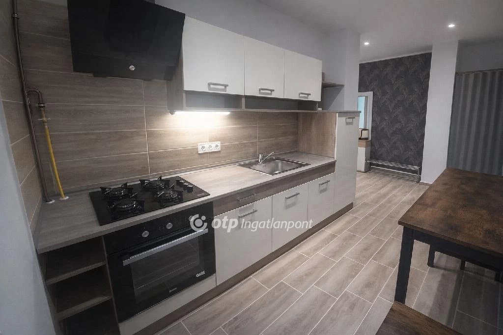 Eladó Lakás, Debrecen