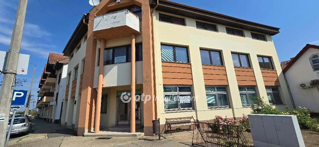 Eladó Iroda, Létavértes