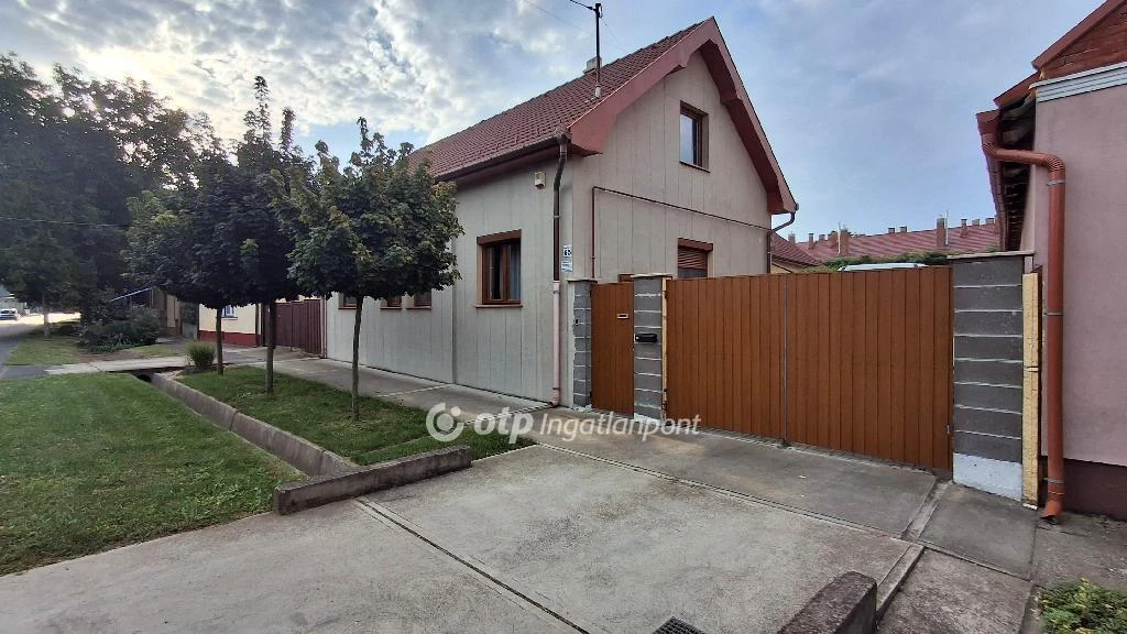 Eladó Ház, Hajdúböszörmény