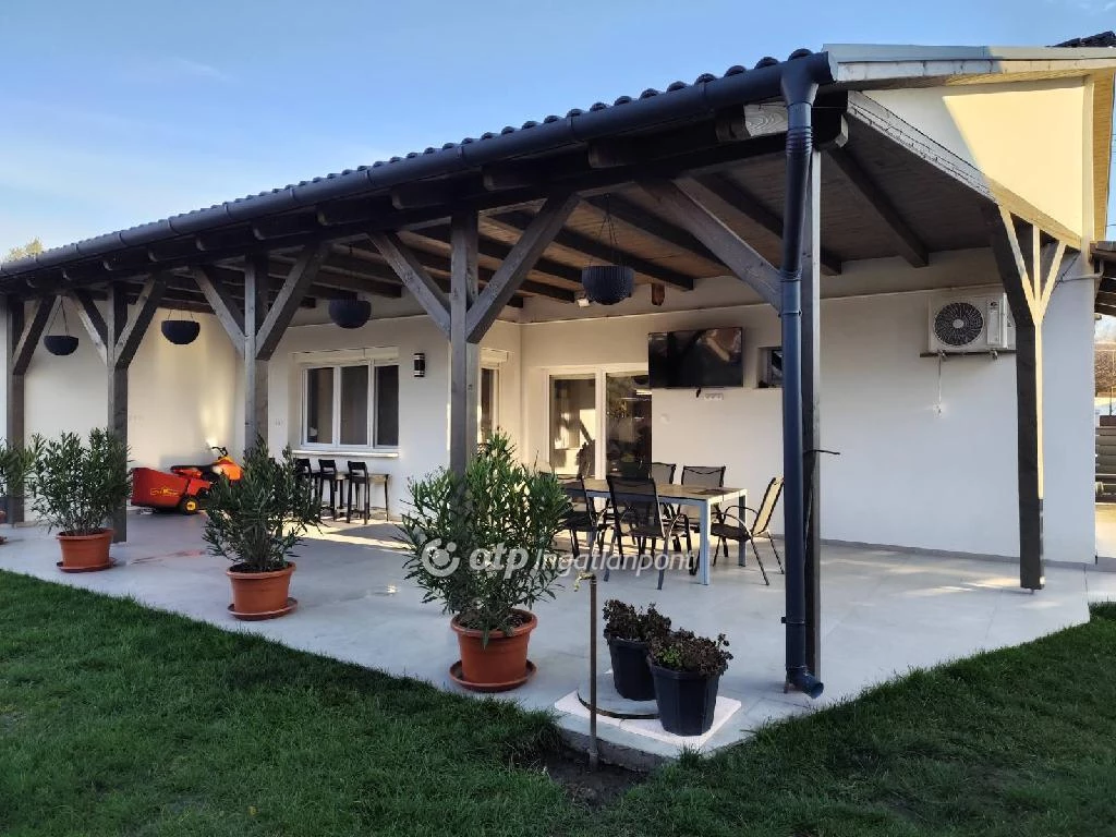 Eladó Ház, Hajdúnánás