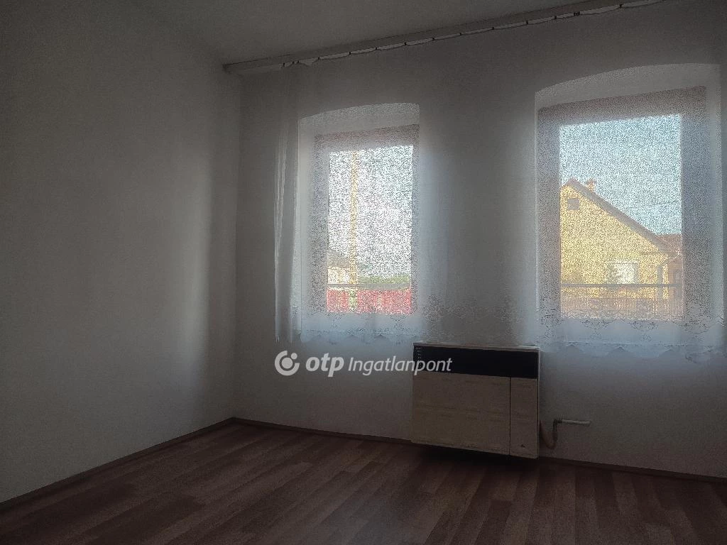 Eladó Ház, Vámospércs