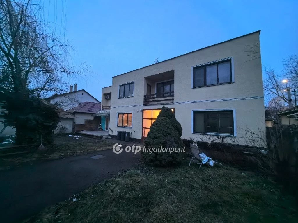 For sale brick flat, Hajdúböszörmény