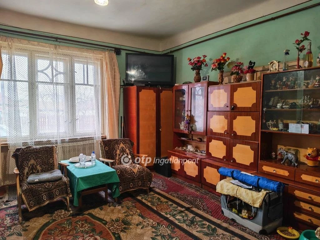 Eladó családi ház, Pocsajban!