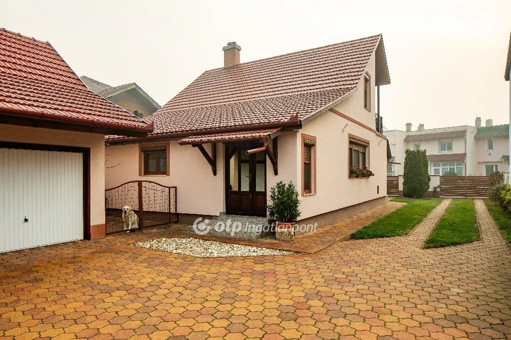 c3-1-name c2-1-name, Hajdúszoboszló