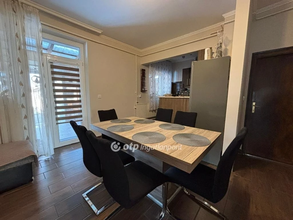 c3-1-name c2-1-name, Téglás, Petőfi Sándor utca