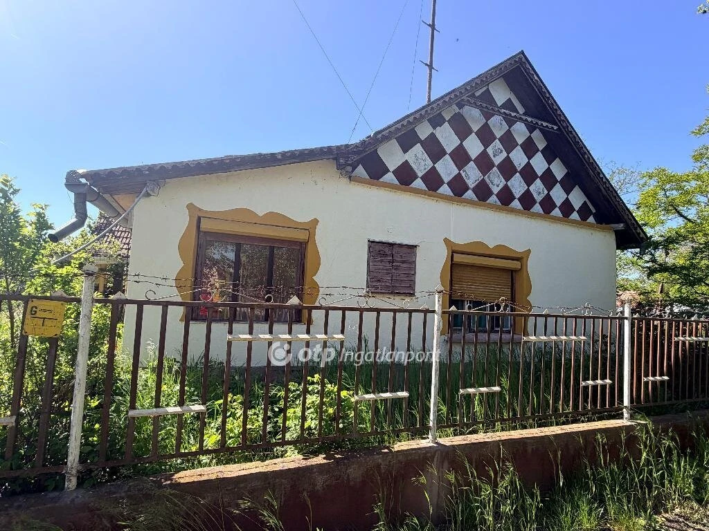 Eladó Ház, Csökmő