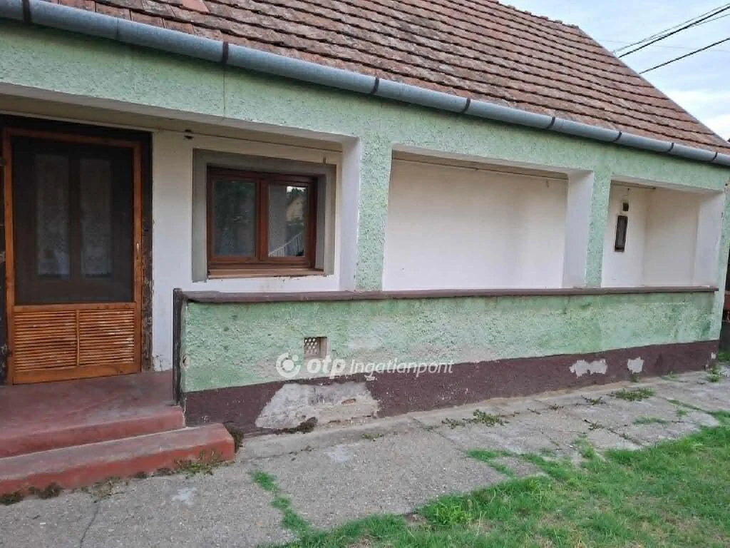 Eladó családi ház, Vámospércs főút közelében!