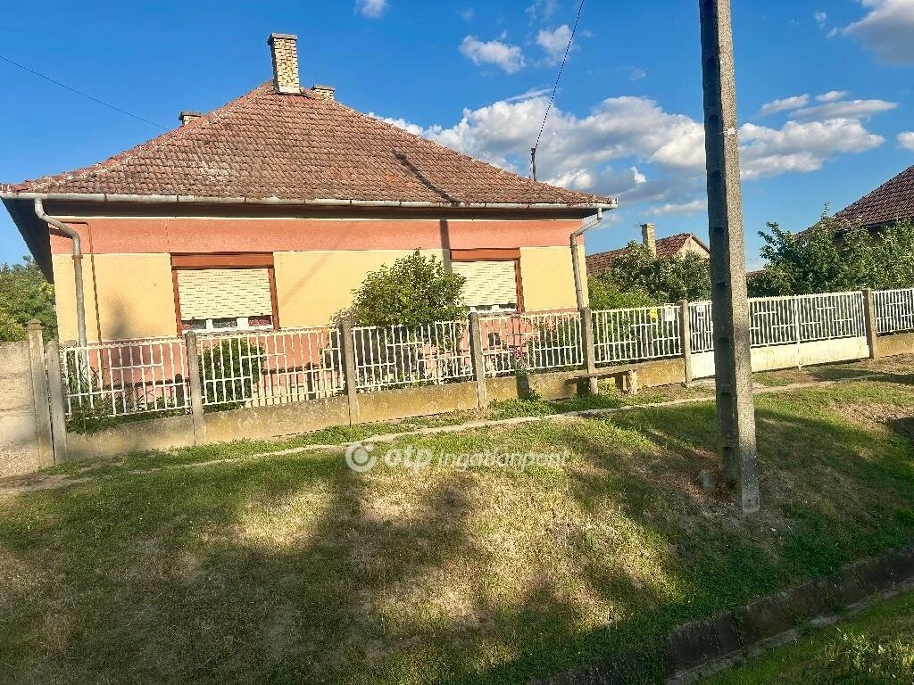 Eladó Ház, Mezősas