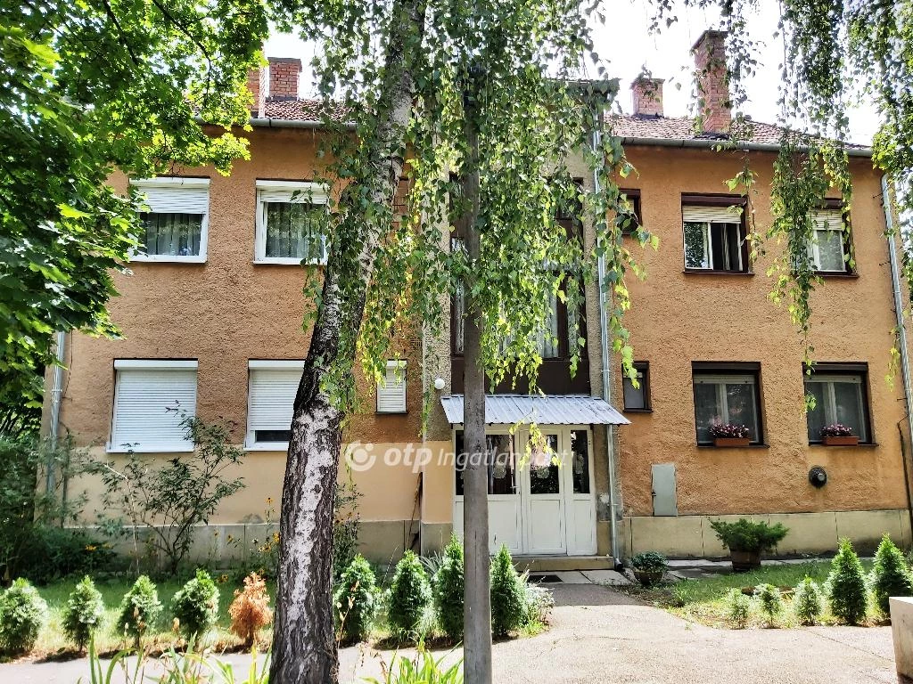 For sale brick flat, Békéscsaba, Áchim