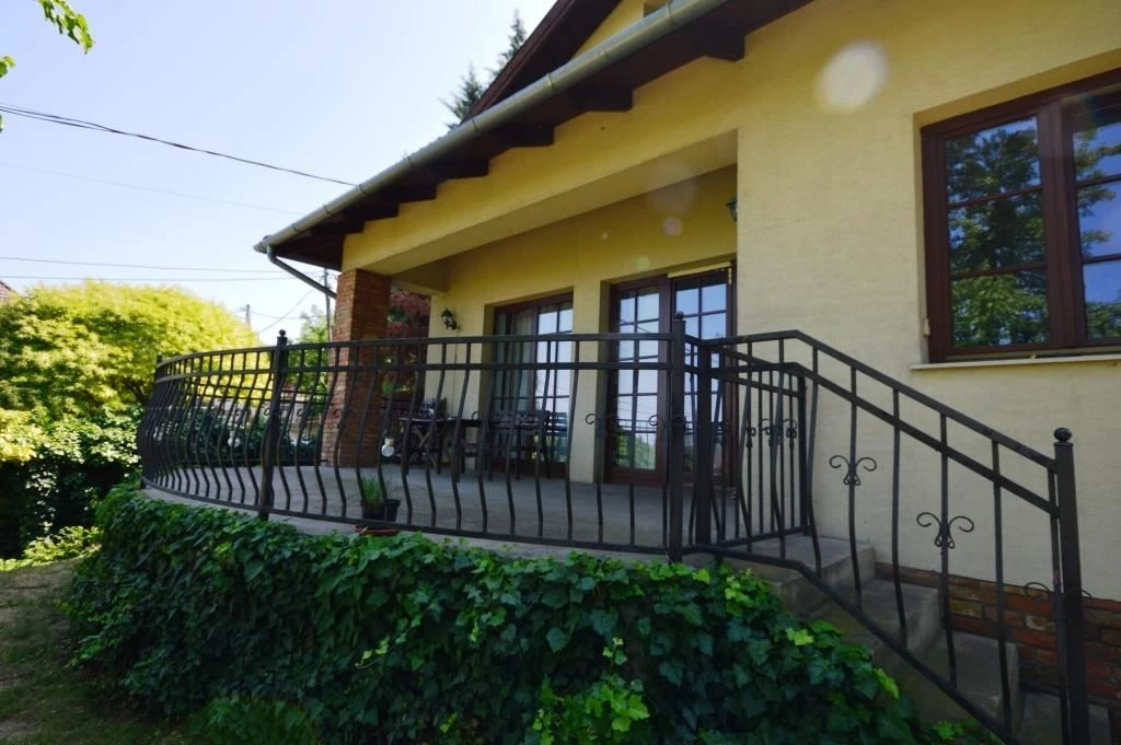 Eladó 5 szobás családi otthon Érd kedvelt részén!