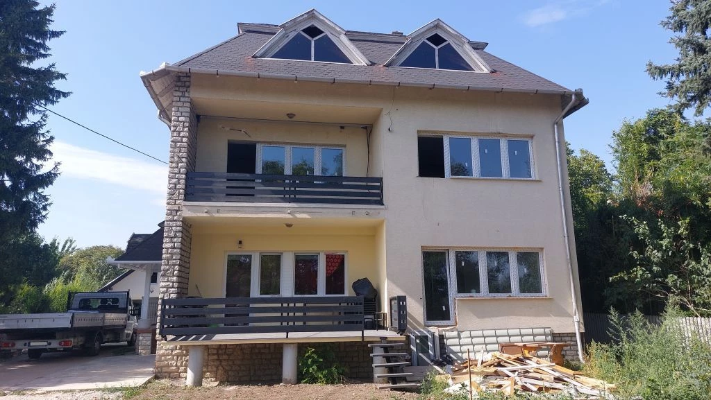 Százhalombatta, urbárium részén 67,5 nm-es, 3 szobás, duplakomfortos téglaépítésű tetŐtÉri lakás eladÓ!