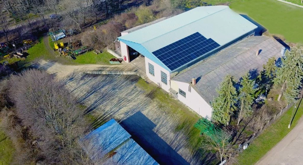 EladÓ zsámbék és páty közötti külterületi részen egy sokrétű ipari ingatlan, csarnok, raktár, telephely!