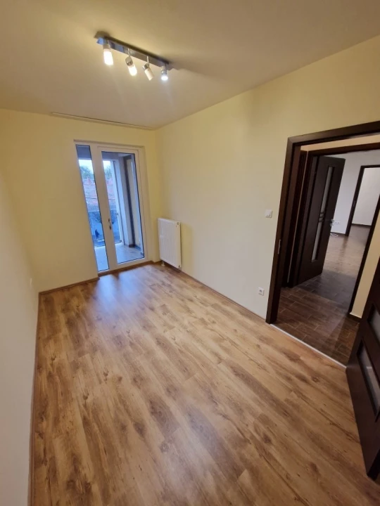 Kiadó lakásiroda, Debrecen, Péterfia utca