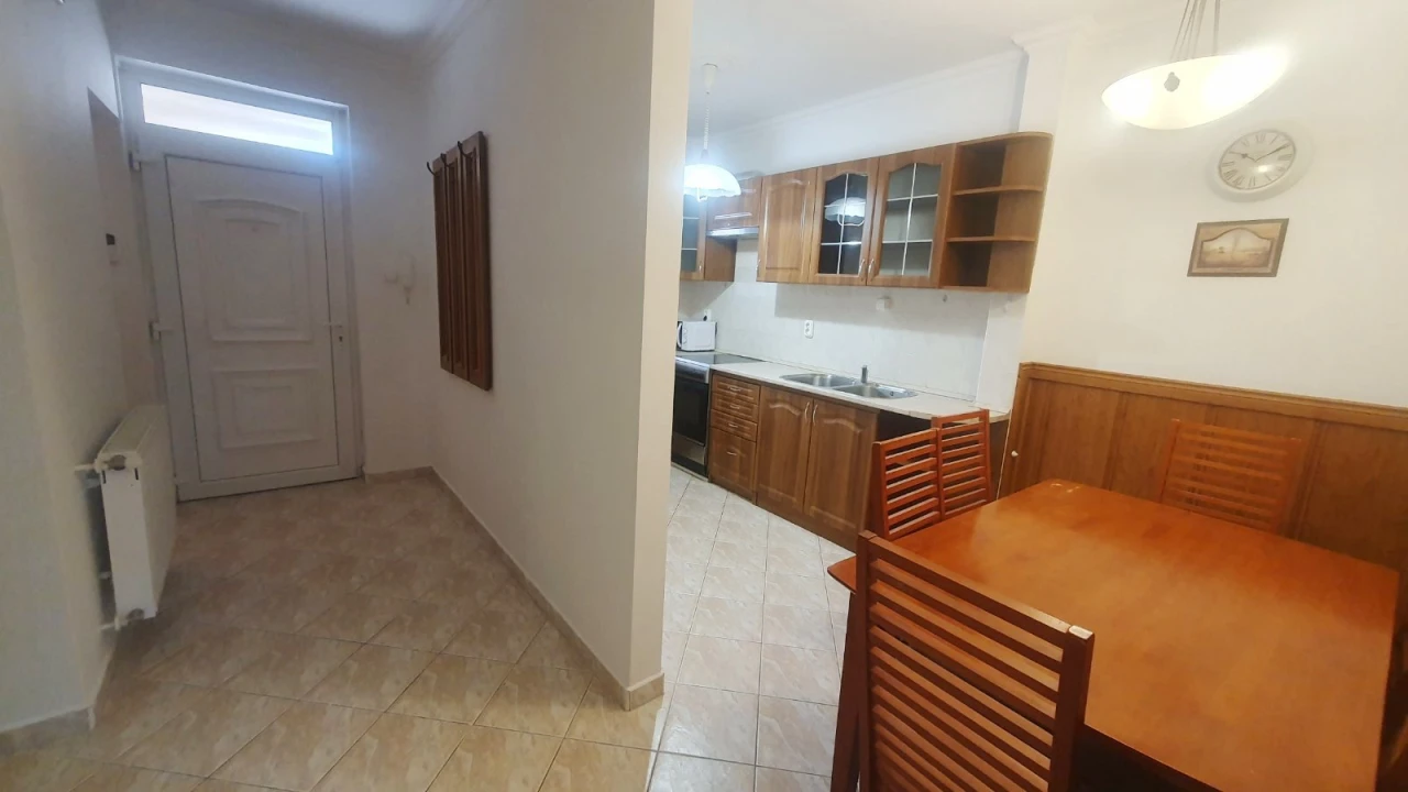 c3-2-name c2-21-name, Debrecen, Apafi utca