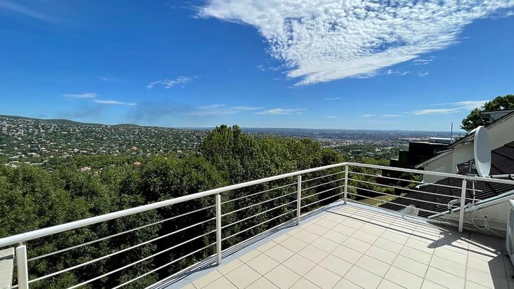 For sale brick flat, Budapest XII. kerület, Istenhegy