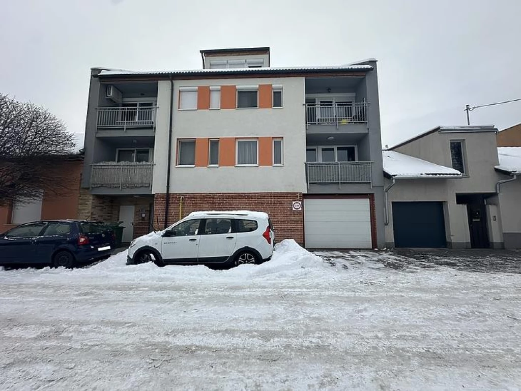 c3-1-name c2-74-name, Budapest IV. kerület, Újpest