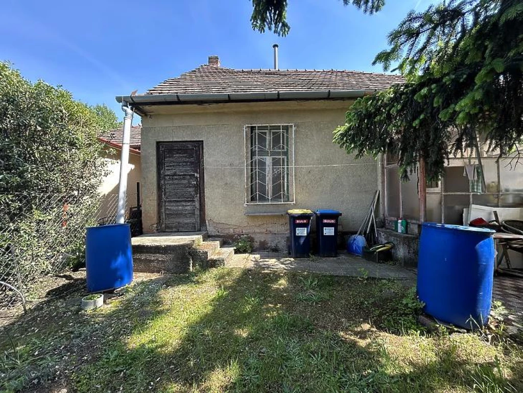 For sale semi-detached house, Budapest IV. kerület, Megyer
