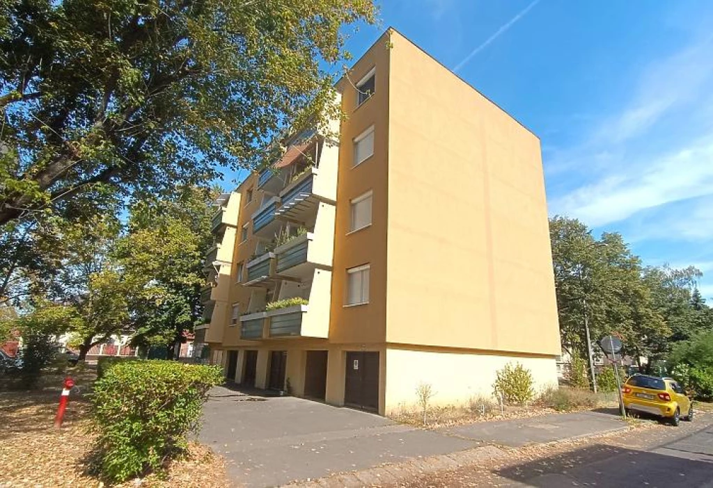 Eladó egyedi garázs, Budapest IV. kerület, Újpest