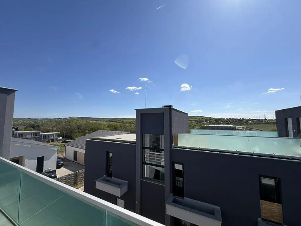 c3-1-name c2-82-name, Mogyoród