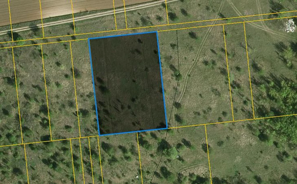 Eladó föld, Pécel