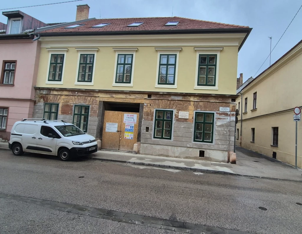 For sale office, office block, Győr, Győr-Belváros, Teleki L02 43,71 nm