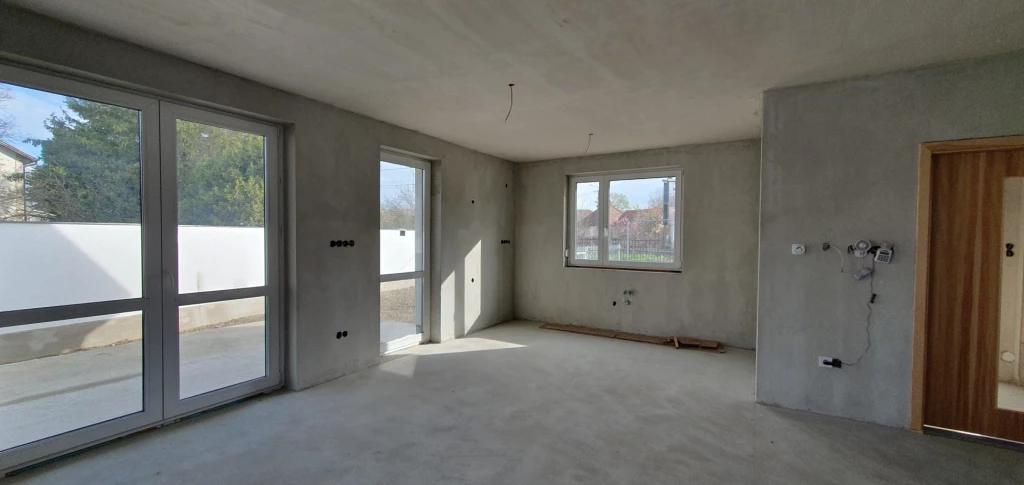 Fűtéskész állapotban AZONNAL birtokba vehető ingatlan!