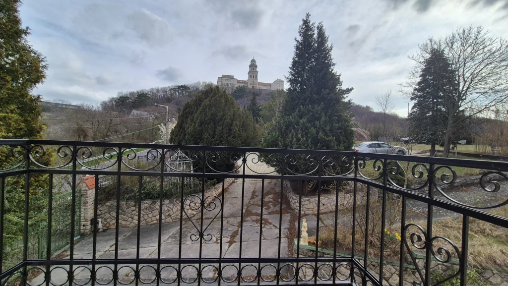 Szenzációs ajánlat Pannonhalmáról