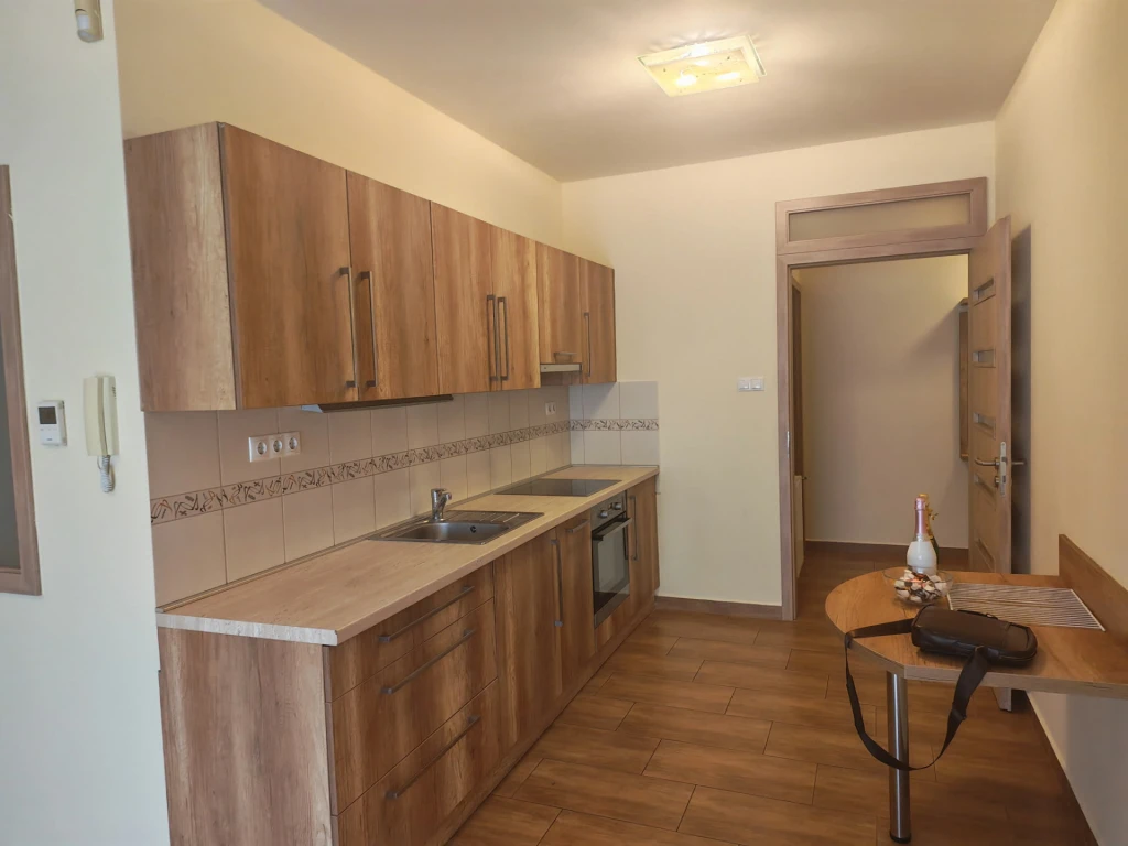 Azonnal költözhető belvárosi lakás