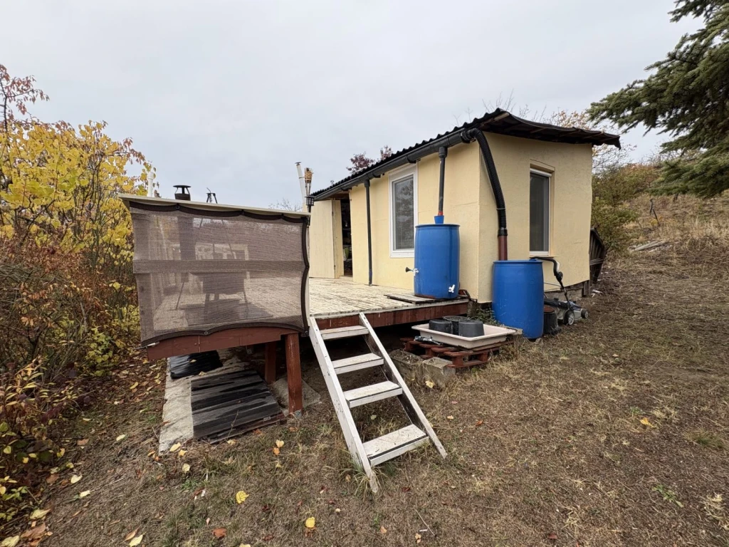 Eladó 14 m2 üdülő, hétvégiház, Vác