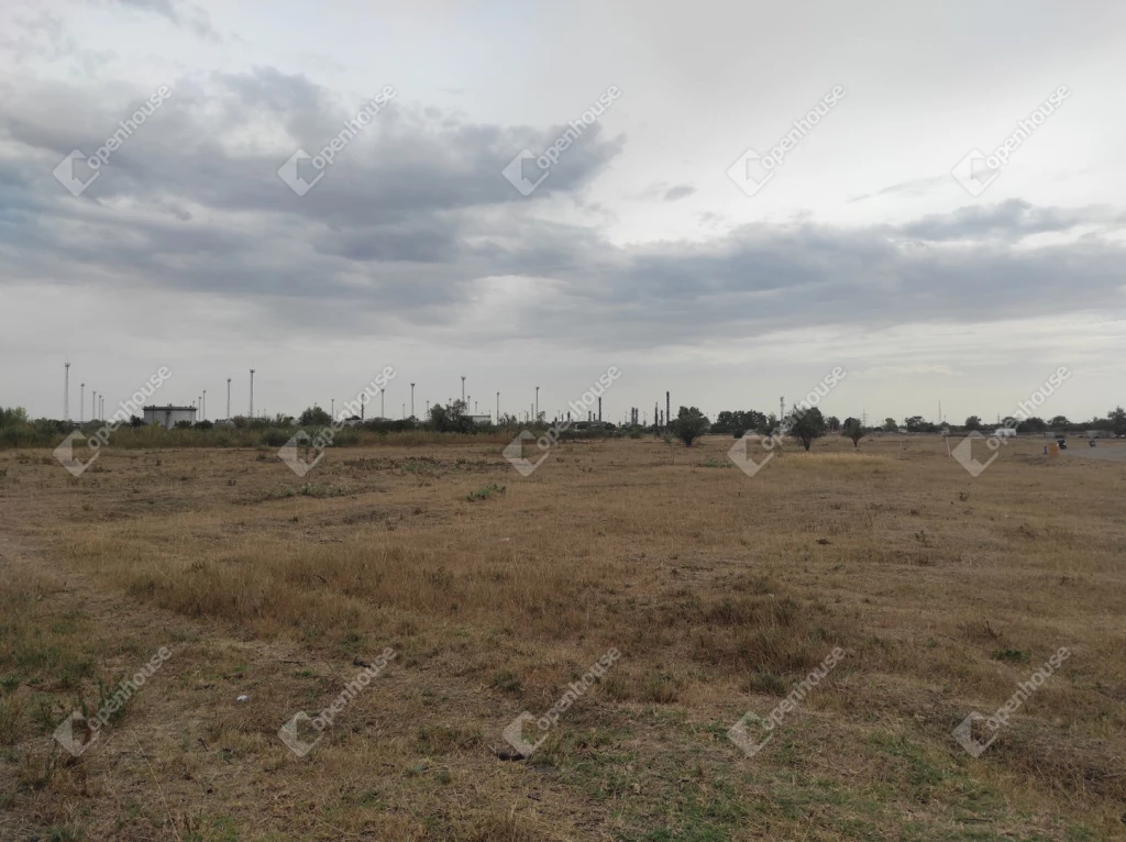 For sale industrial plot, Algyő