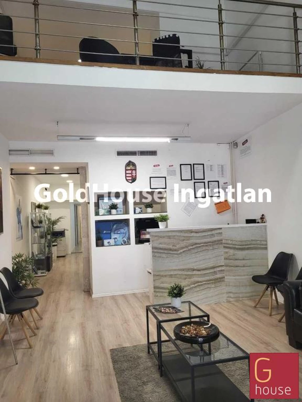 438 négyzetméteres, felújított, pincés, utcai, eladó üzlethelyiség