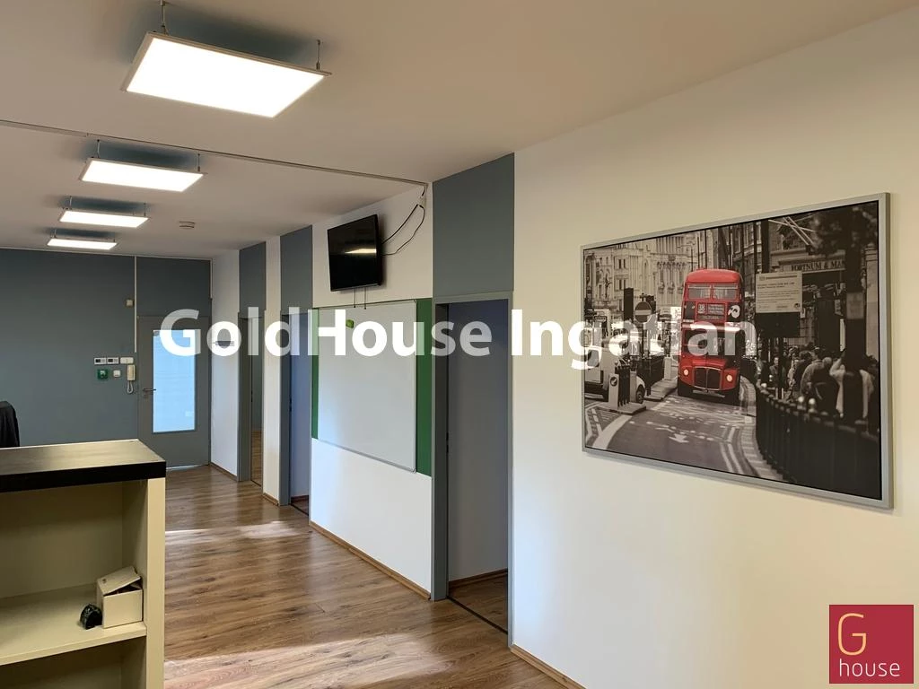 131 négyzetméteres, újépítésű, udvari, kiadó iroda