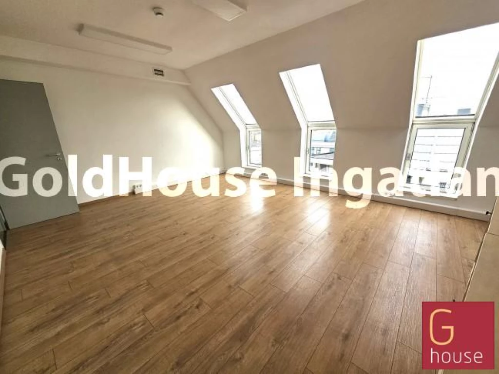 64 négyzetméteres, 2 szobás, felújított, utcai, kiadó irodaház