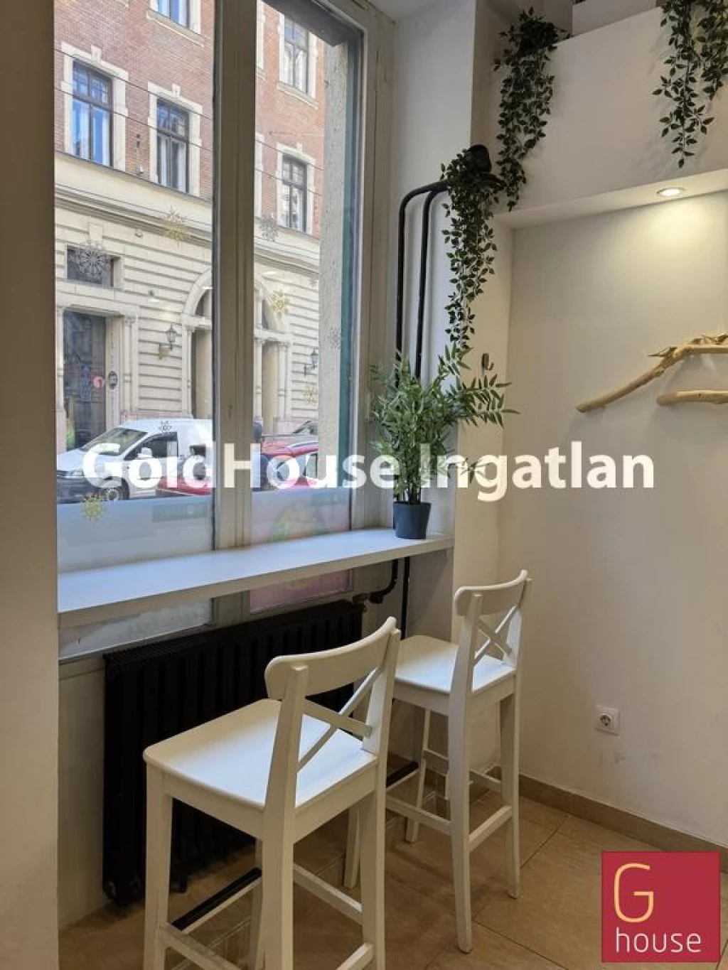 83 négyzetméteres, 1 szobás, felújított, utcai, kiadó vendéglátó egység