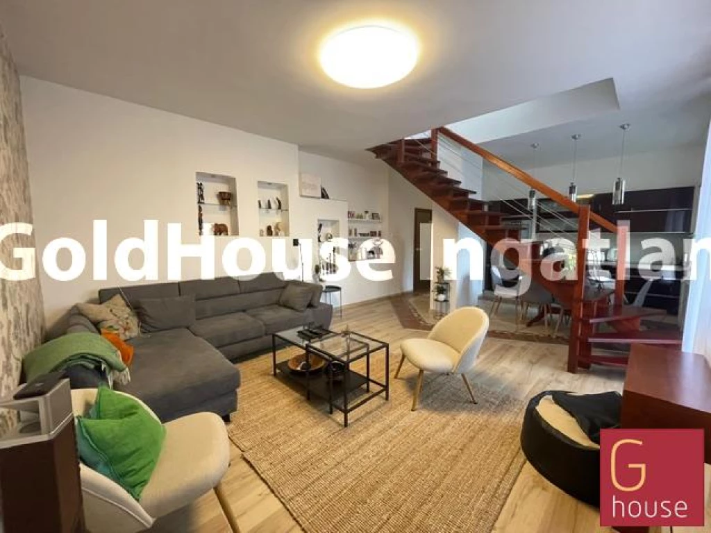 480 négyzetméteres, 11 szobás, eladó lakás