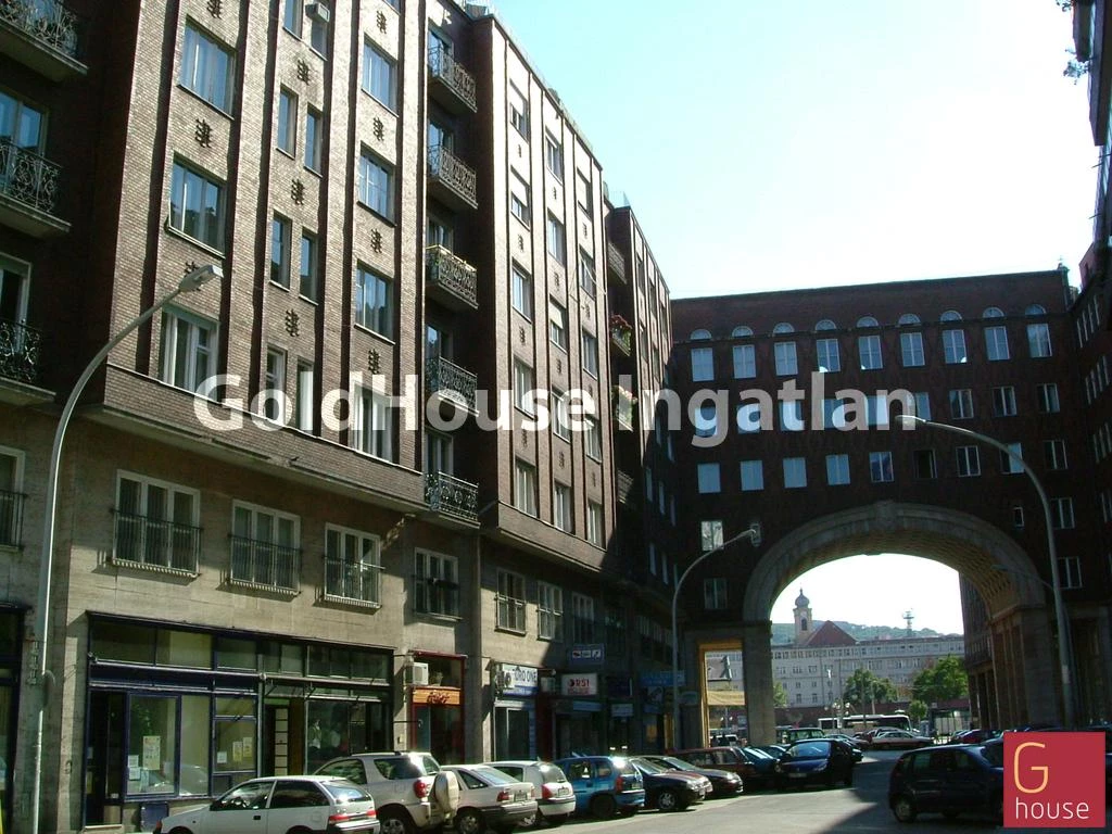 51 négyzetméteres, 2 szobás, felújított, kiadó lakás