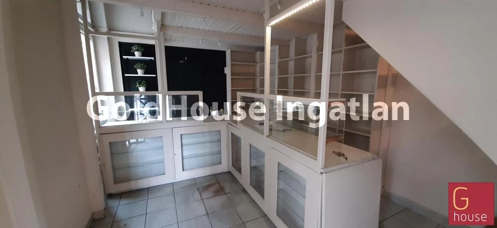 40 négyzetméteres, 1 szobás, jó állapotú, utcai, kiadó üzlethelyiség