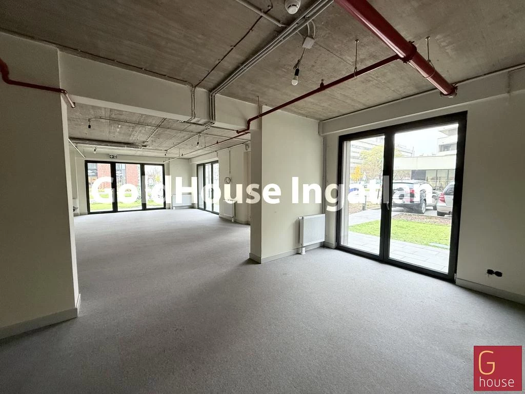 For rent eatery, restaurant, Budapest IX. kerület, Ferencváros, Kiadó SAROK üzlet, akár MELEG-KONYHÁS tevékenységre is!