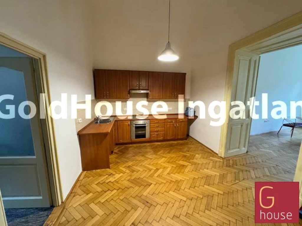 80 négyzetméteres, 2 szobás, felújított, kiadó lakás
