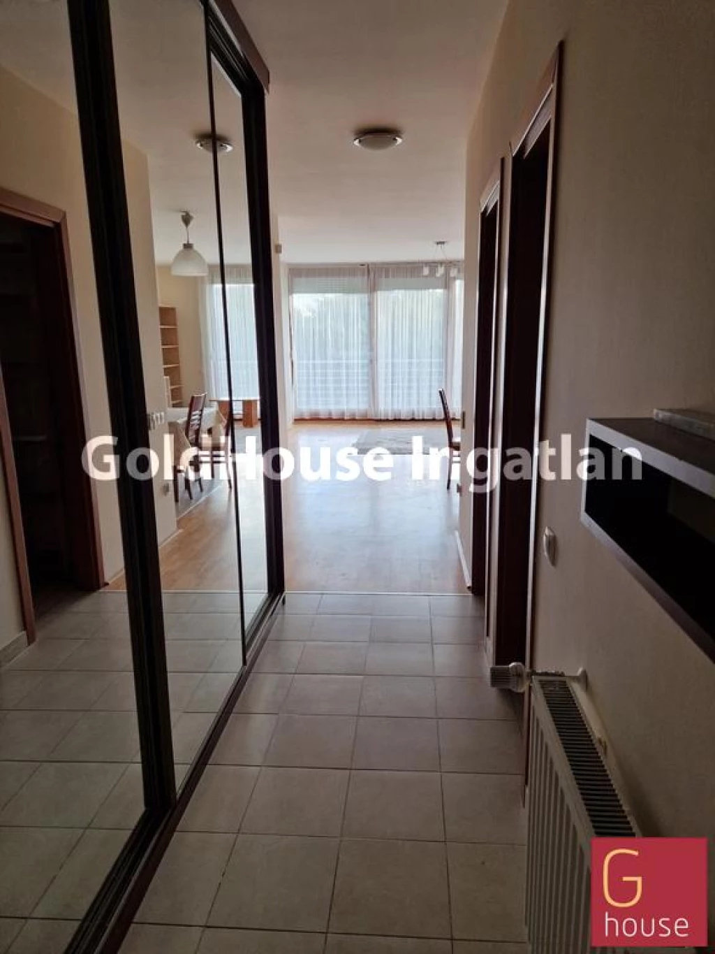 124 négyzetméteres, 3 szobás, 2 félszobás, jó állapotú, kertre néző, kiadó lakás