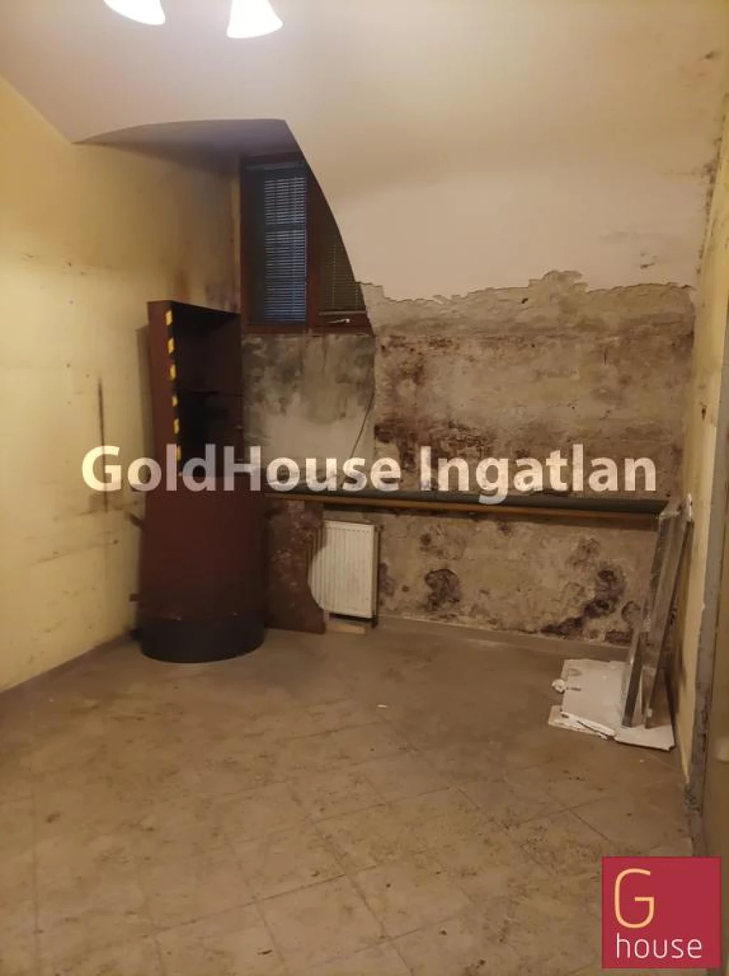 98 négyzetméteres, felújítandó, eladó iroda