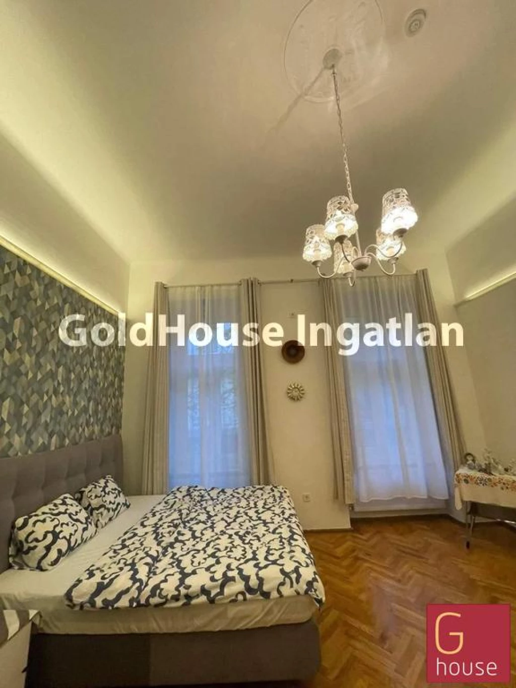 62 négyzetméteres, 2 szobás, felújított, udvari, eladó lakás